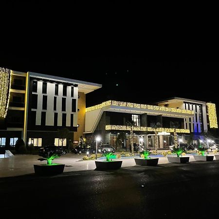 Deluxe Resort And Spa Koplik ภายนอก รูปภาพ