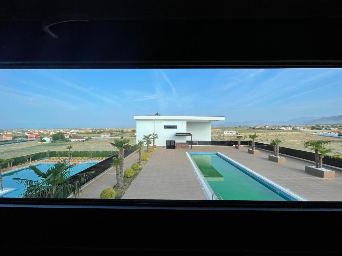 Deluxe Resort And Spa Koplik ภายนอก รูปภาพ