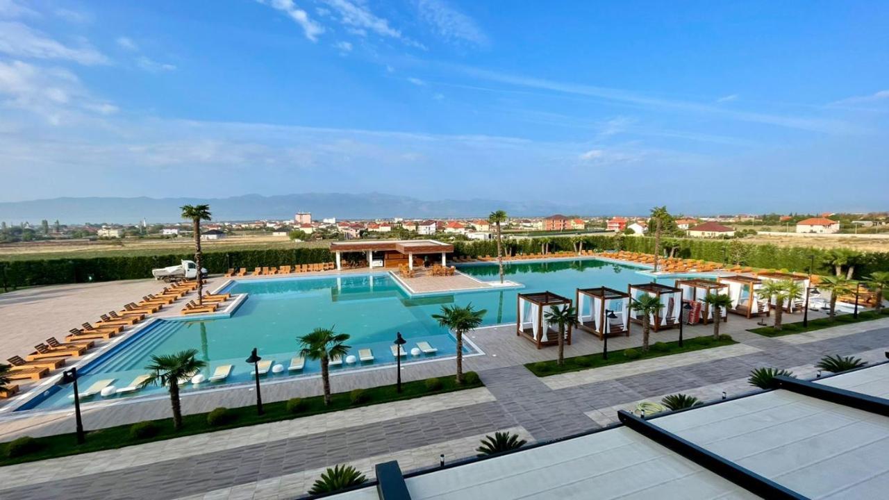 Deluxe Resort And Spa Koplik ภายนอก รูปภาพ