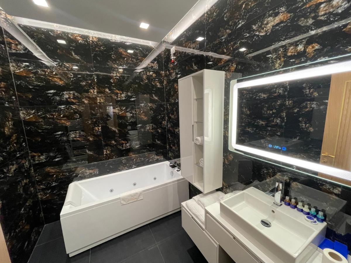 Deluxe Resort And Spa Koplik ภายนอก รูปภาพ