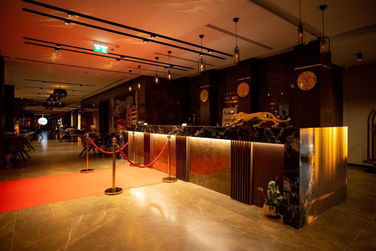 Deluxe Resort And Spa Koplik ภายนอก รูปภาพ