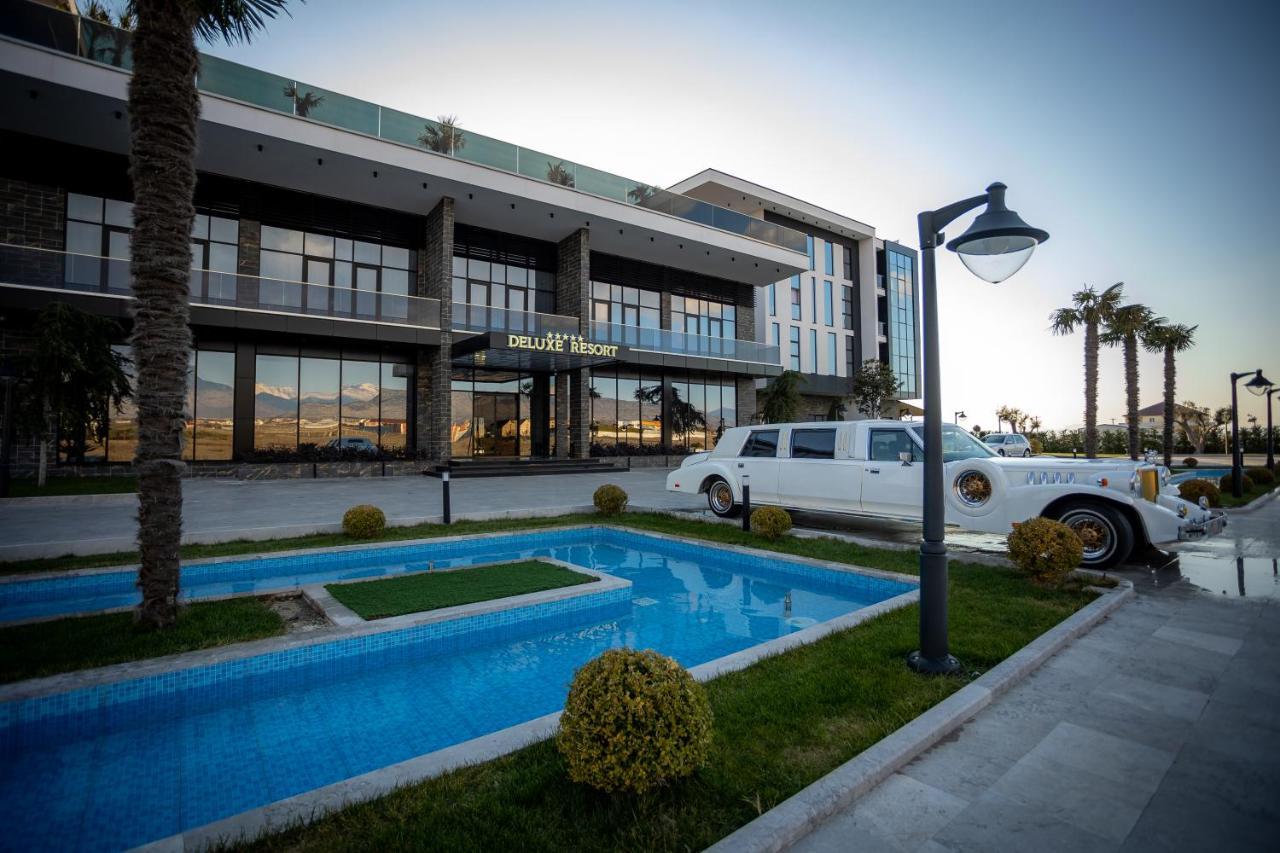 Deluxe Resort And Spa Koplik ภายนอก รูปภาพ