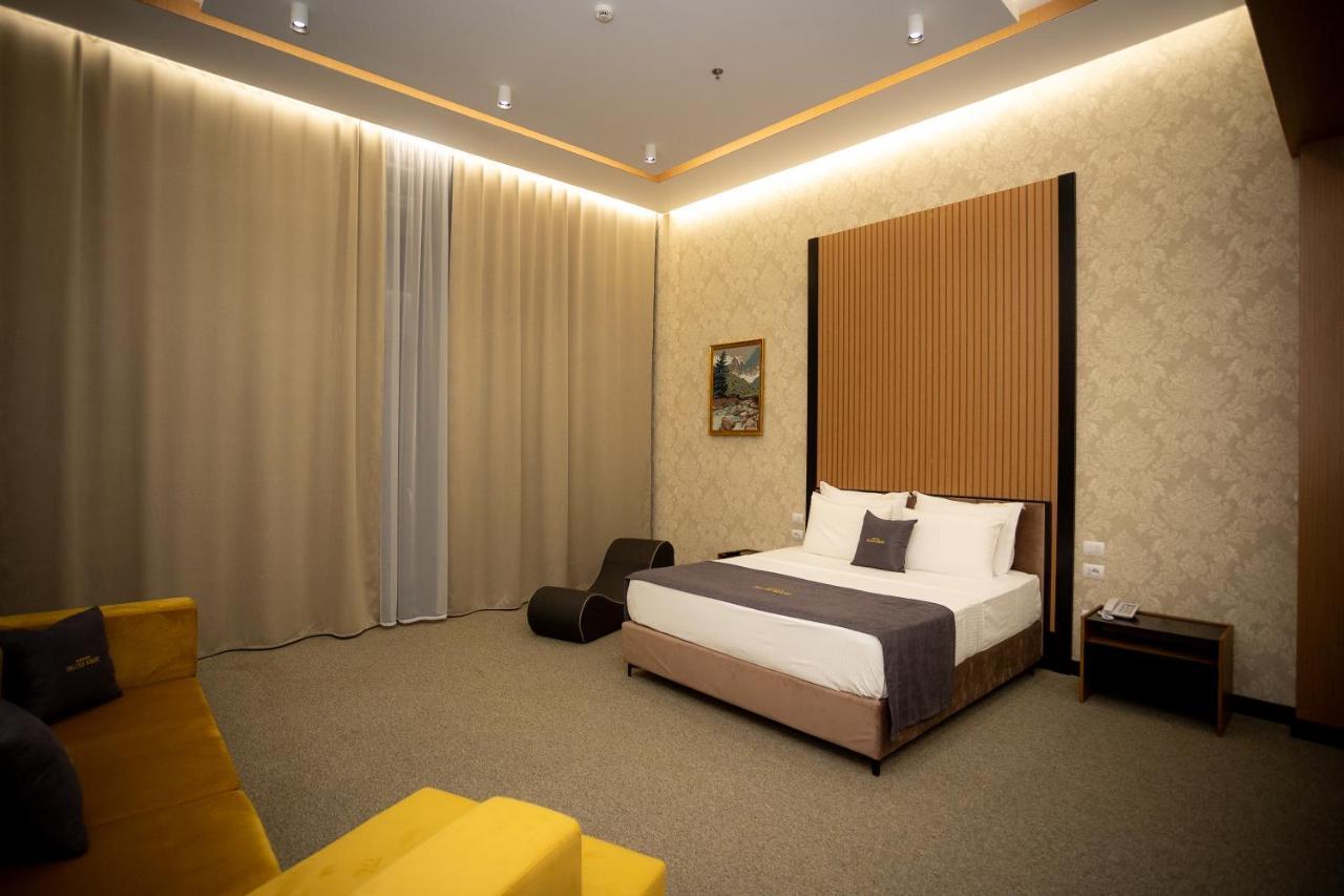 Deluxe Resort And Spa Koplik ภายนอก รูปภาพ